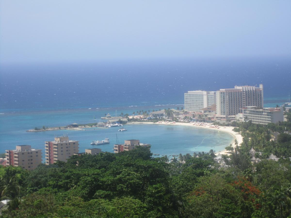 Mcfarlane'S Place Ocho Rios Luaran gambar