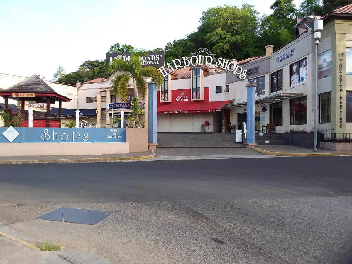 Mcfarlane'S Place Ocho Rios Luaran gambar